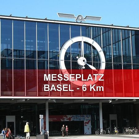 Hotel Restaurant Tivoli - Basel Airport Юненг Экстерьер фото